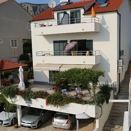 Apartment Plazibat