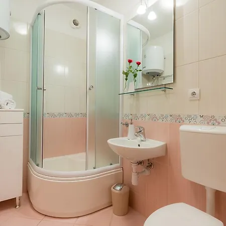 Plazibat Apartament *