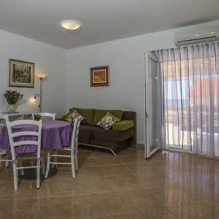 アパート プラジバート *