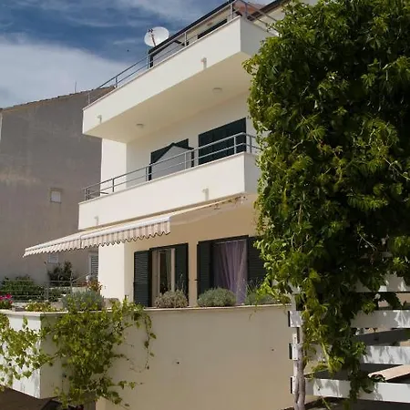 プラジバート * フヴァル