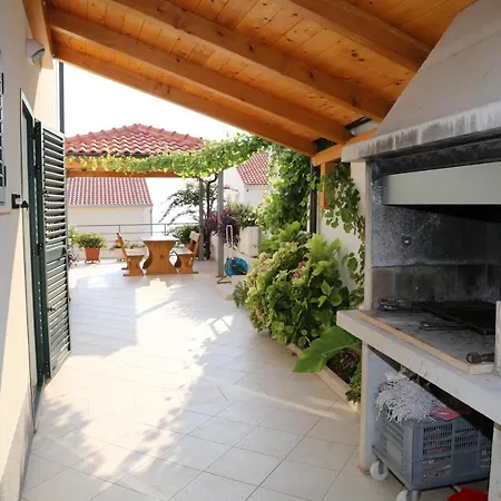 プラジバート フヴァル