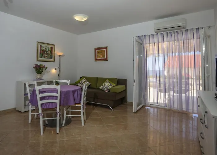 Apartman Plazibat *