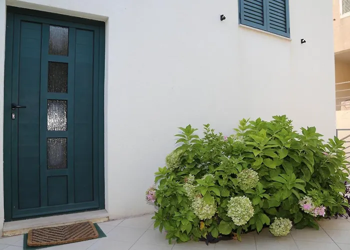 Plazibat * Hvar Town